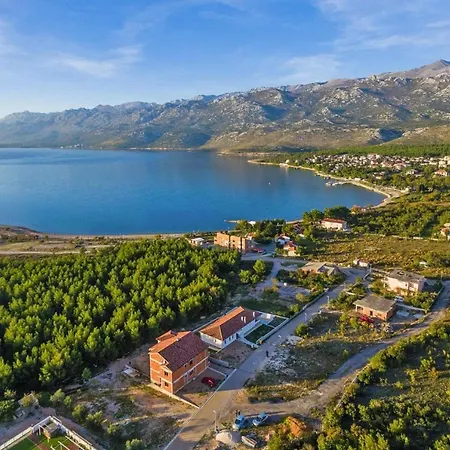 In Near Velebit Mountains روفانجسكا