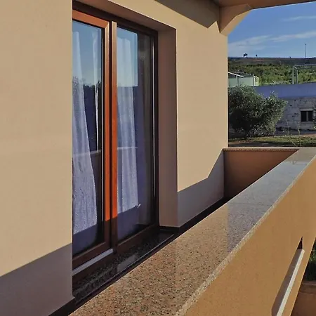 Apartmán In Jasenice-rovanjska, Comfortable And Close To The Rovanjska