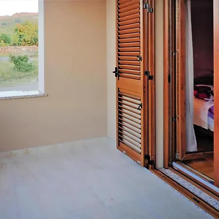 In Jasenice-rovanjska, Comfortable And Close To The Rovanjska